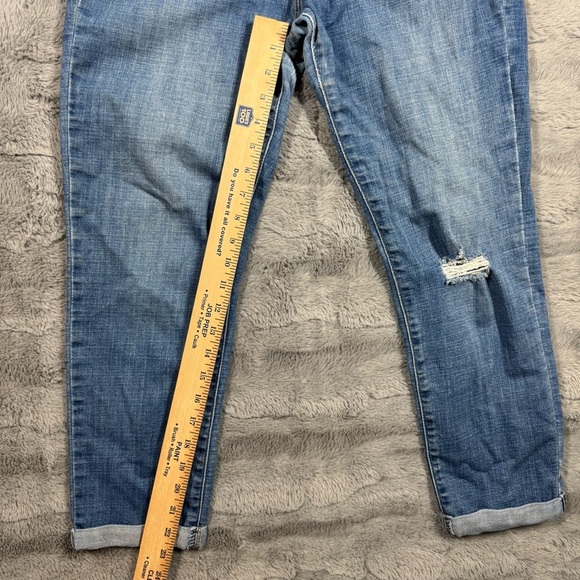 Levi's Blue Ankle Cropped Jeans with Distressed Detail - Picture 11 of 14